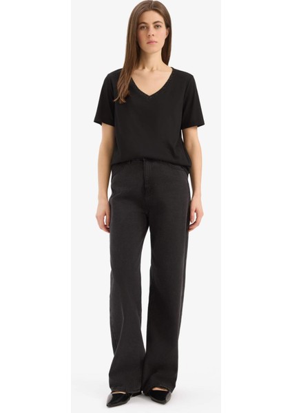 Regular Fit V Yaka Basic Düz Kısa Kollu Siyah Tişört K5057AZ25SP