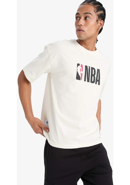 NBA Wordmark Oversize Geniş Kalıp Bisiklet Yaka Kısa Kollu Tişört W6365AZ25SM