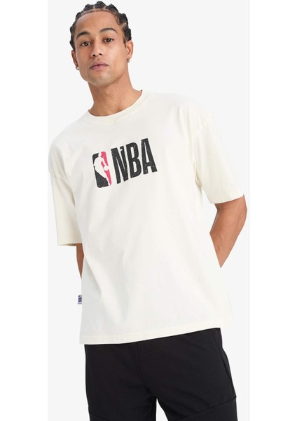 NBA Wordmark Oversize Geniş Kalıp Bisiklet Yaka Kısa Kollu Tişört W6365AZ25SM