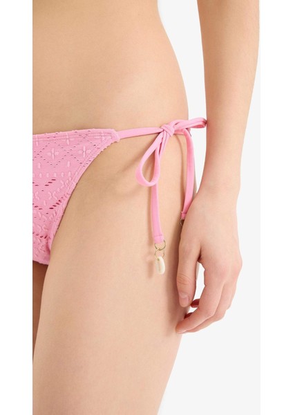 Regular Fit Nakışlı Brode Bikini Altı-Fall in Love