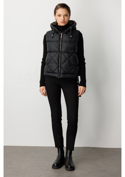 Kadın Kapüşonlu Şişme Yelek 8581 Siyah fırsatları