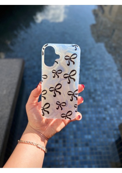 Iphone 16 Holografik Fiyonk Desenli Telefon Kılıfı