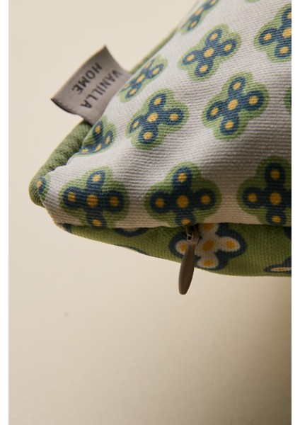 Merivo Desenli Biye Detaylı Kırlent Kılıfı fırsatları