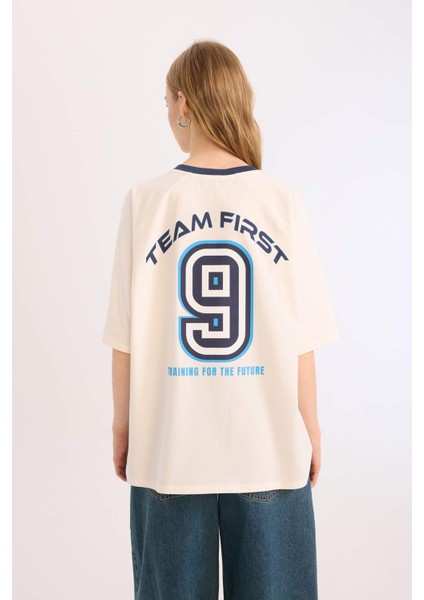 Coool Oversize Geniş Kalıp V Yaka Sırt Baskılı Kısa Kollu Tişört E4621AX25SM