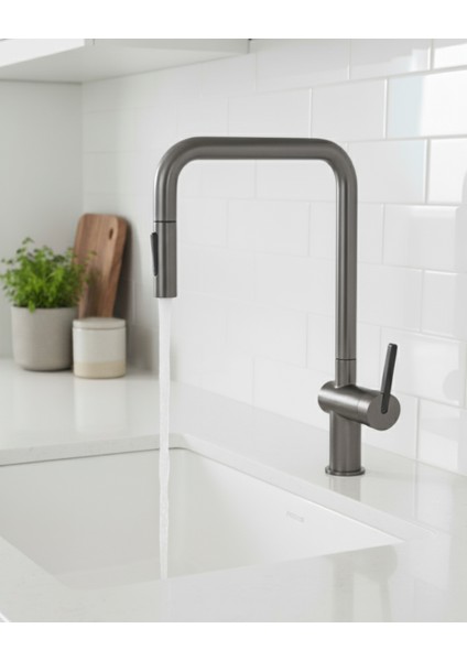 Momi BKM_D73N U‑Tip Çekme Spiralli Batarya Titanyum | İki jet Modut, Bal Peteği Aeratör ,Sessiz kullanım, Su Tasarrufu fiyatları