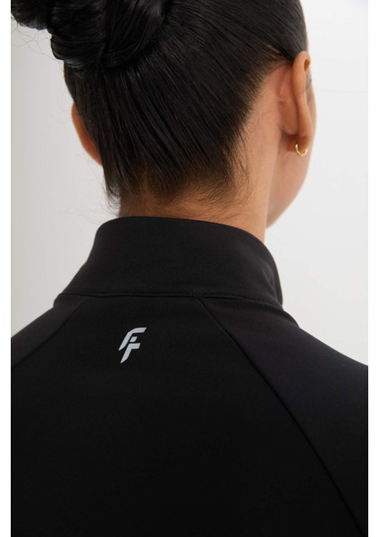 Fit Standart Fit Dik Yaka Fermuarlı İçi Yumuşak Tüylü Sporcu Uzun Kollu Tişört