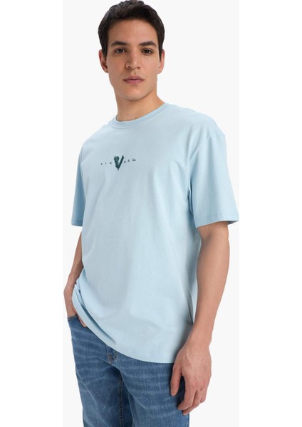 %100 Pamuk Vikings Comfort Regular Fit Rahat Kalıp Bisiklet Yaka Sırt Baskılı Kısa Kollu Tişört B8092AX25SP