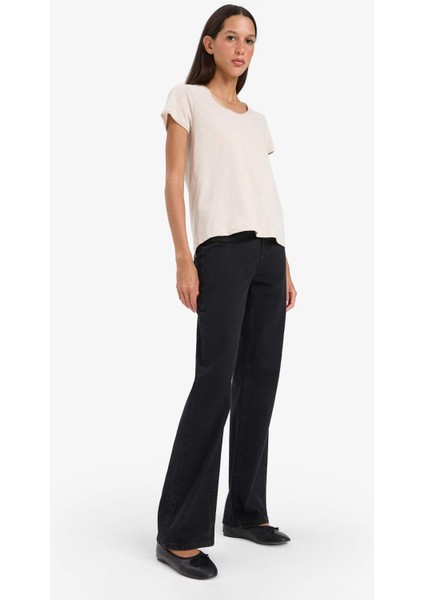 Regular Fit V Yaka Basic Düz Kısa Kollu Tişört