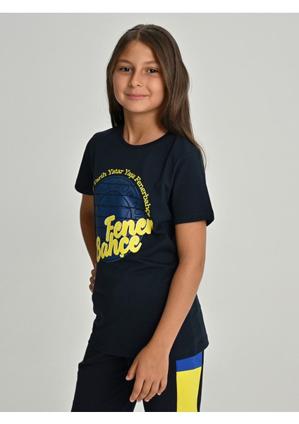 Çocuk Trıbun Mazinde Bir Tarih Yatar modelleri