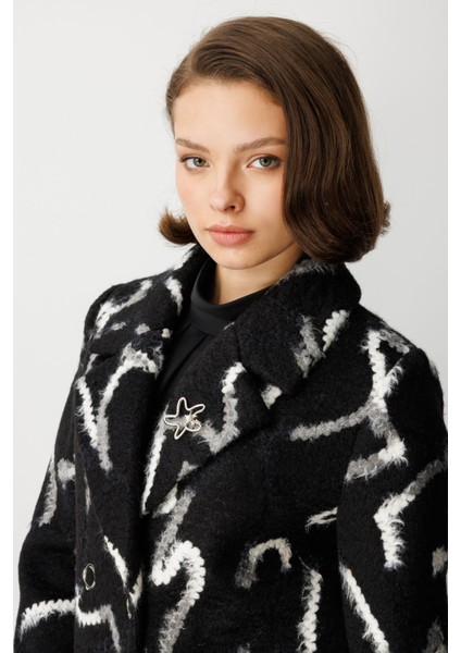 Yakası Broşlu Desenli Kaban 6007-26K fırsatları