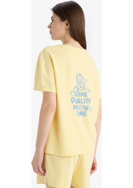 Garfield Pijama Takımı Kısa Kollu Üst Beli Lastikli Şort-Fall in Love