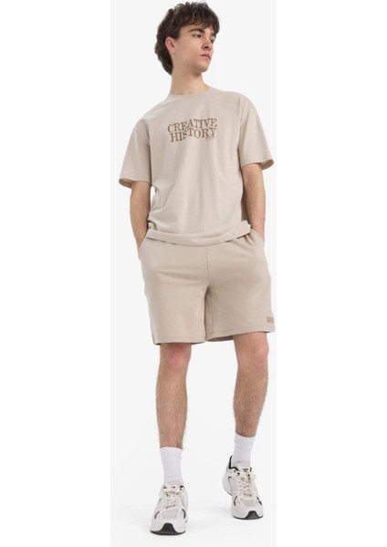 Beli Bağcıklı Dar Paça Şort