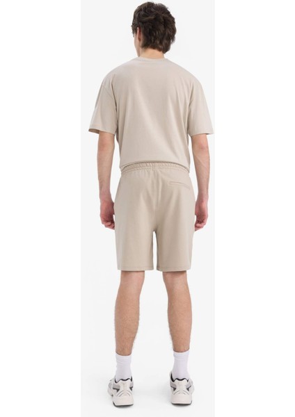 Beli Bağcıklı Dar Paça Şort