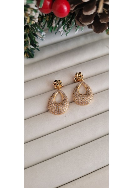 Gül Detaylı Damla Model Küpe