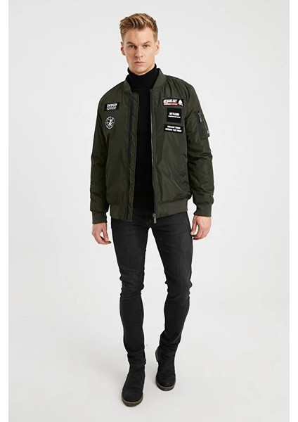 Erkek Haki Baskı Detaylı Su Geçirmez Pvc Kaplamalı Mont modelleri