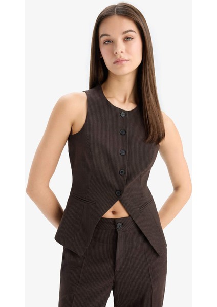 Afra x DeFacto Fitted Bisiklet Yaka Düğmeli Kolsuz Triko Hırka E4661AX25SP