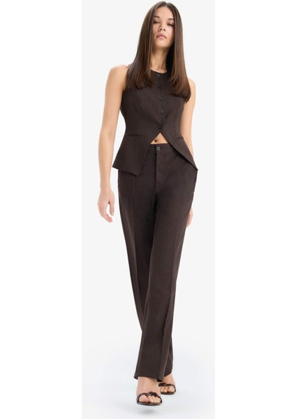 Afra x DeFacto Fitted Bisiklet Yaka Düğmeli Kolsuz Triko Hırka E4661AX25SP