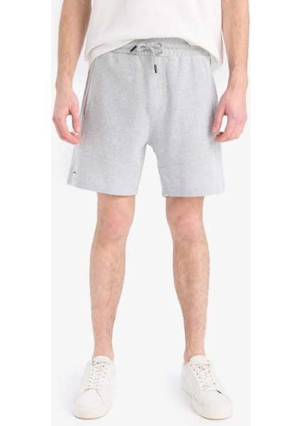 Slim Fit Dar Kesim Dar Paça Şort