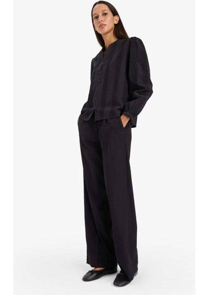 Regular Fit Bisiklet Yaka Brode Uzun Kollu Gömlek