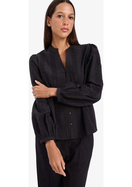 Regular Fit Bisiklet Yaka Brode Uzun Kollu Gömlek