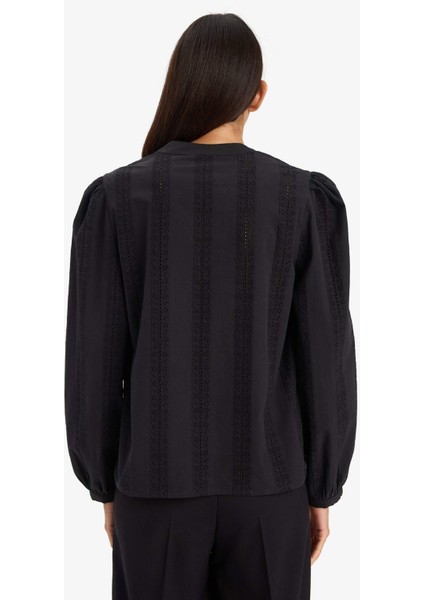 Regular Fit Bisiklet Yaka Brode Uzun Kollu Gömlek