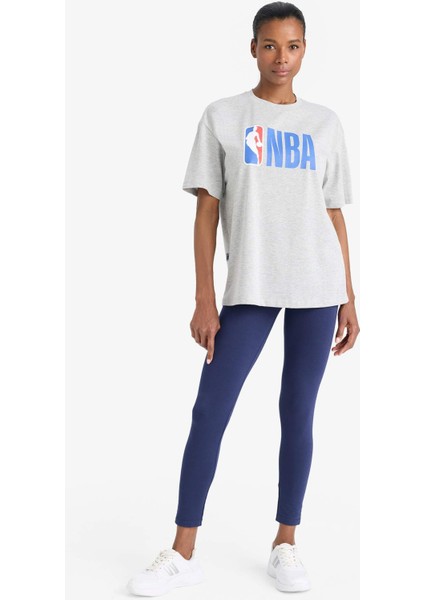 NBA Wordmark Boxy Fit Bisiklet Yaka Kısa Kollu Tişört