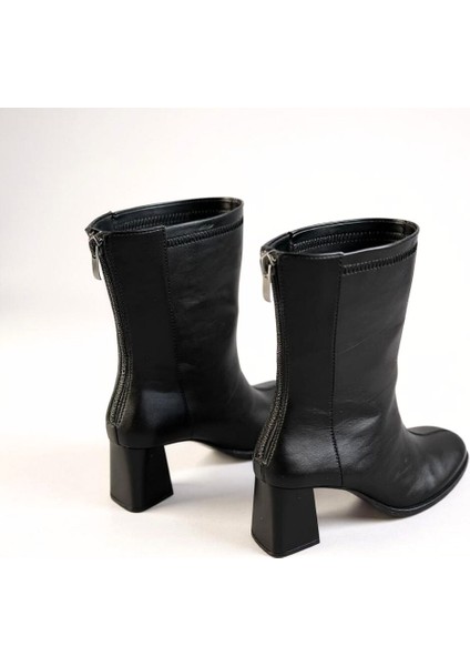 Siyah Deri Kalın Topuklu Arkada Fermuarlı Kadın Bot fiyatları