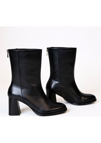 Siyah Deri Kalın Topuklu Arkada Fermuarlı Kadın Bot fırsatları