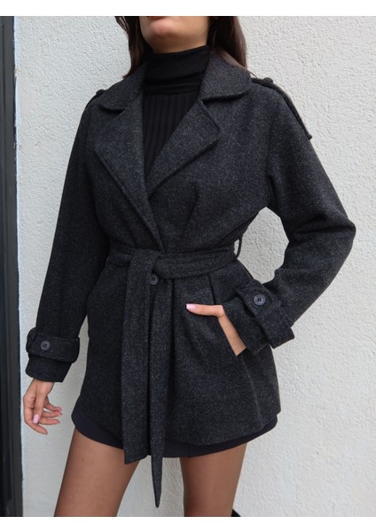 Kol Apolet Bağlamalı Kısa Kaşe Kaban modelleri