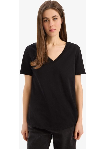 Regular Fit V Yaka Basic Düz Penye Kısa Kollu Tişört