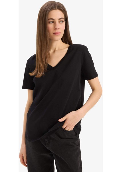 Regular Fit V Yaka Basic Düz Penye Kısa Kollu Tişört