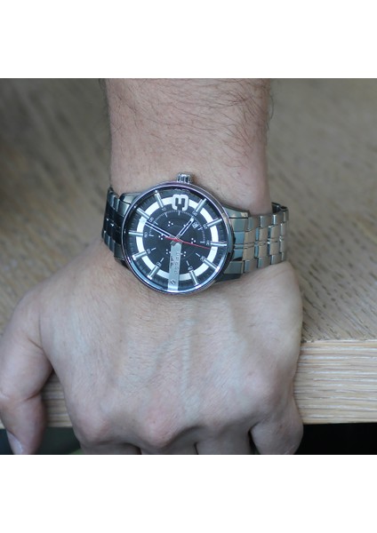 Ferro Gümüş Renk Çelik Kordonlu Erkek Kol Saati TH-F11200A-A2 fırsatları