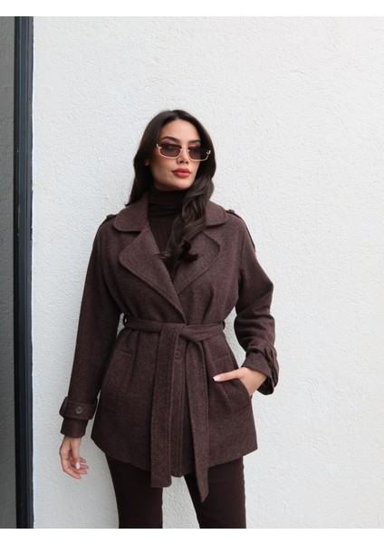 Kol Apolet Bağlamalı Kısa Kaşe Kaban