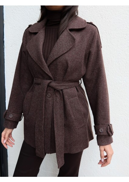 Kol Apolet Bağlamalı Kısa Kaşe Kaban modelleri