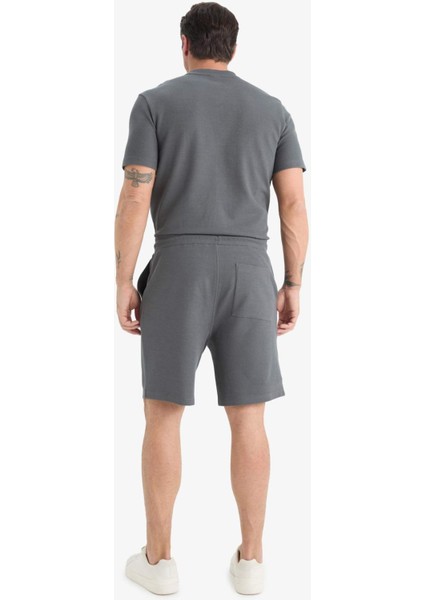 Regular Fit Dokulu Beli Bağcıklı Şort