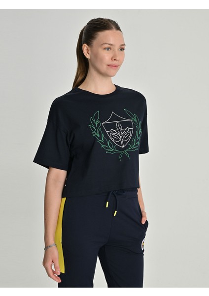 Kadın Kolej Çelenk Logolu Tshırt fiyatları