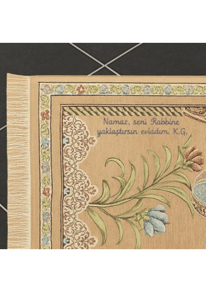 Kişiye Özel Nakış Işlemeli Lale Motifli Astarlı Saçaklı Krem Rengi Hediyelik Seccade modelleri