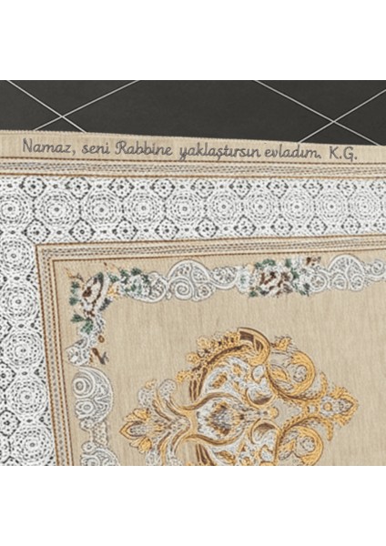 Kişiye Özel Nakış Işlemeli Çiçek Desenli Kendinden Saçaklı Krem Rengi Hediyelik Seccade modelleri