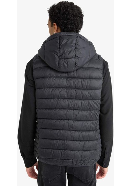 Slim Fit Dar Kesim Kapüşonlu Fermuarlı Yelek N4652AZ25AU