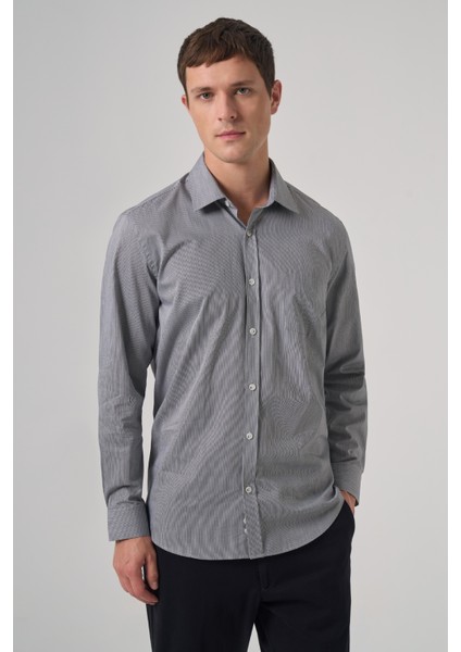 Erkek Siyah Pamuk Trend Çizgili Regular Fit Sert Yaka Gömlek