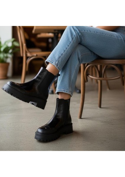 Siyah Hakiki Deri Rugan Garni Detaylı Kadın Bot modelleri