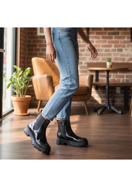 Siyah Hakiki Deri Rugan Garni Detaylı Kadın Bot fırsatları