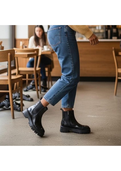 Siyah Hakiki Deri Rugan Garni Detaylı Kadın Bot indirimleri
