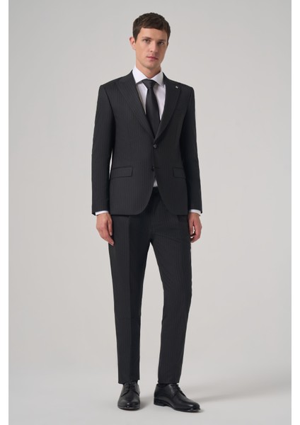 Erkek Siyah Yünlü Trend Çizgili Slim Fit Sivri Yaka Takım Elbise modelleri