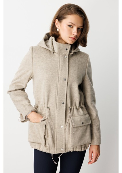 Kadın Kapüşonlu Kapak Cepli Kaşe Mont 6041 Vizon fiyatları