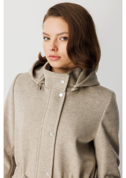 Kadın Kapüşonlu Kapak Cepli Kaşe Mont 6041 Vizon modelleri