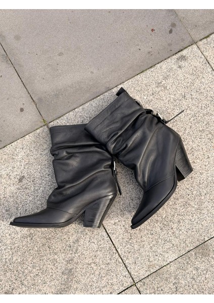 Siyah Deri Topuklu Bot