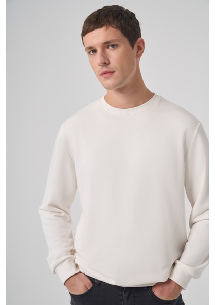 Erkek Ekru Basic Bisiklet Yaka Sweatshirt modelleri