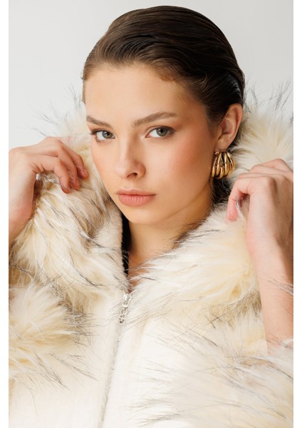 Kadın Kürk Detaylı Uzun Peluş Mont 6031 Ekru modelleri