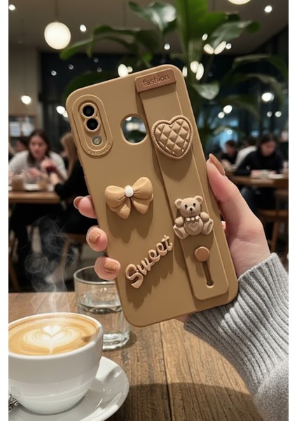 Samsung Galaxy A20 Uyumlu Kahverengi Renk 3D Figürlü Darbe Emici Yumuşak Silikon Kapak modelleri